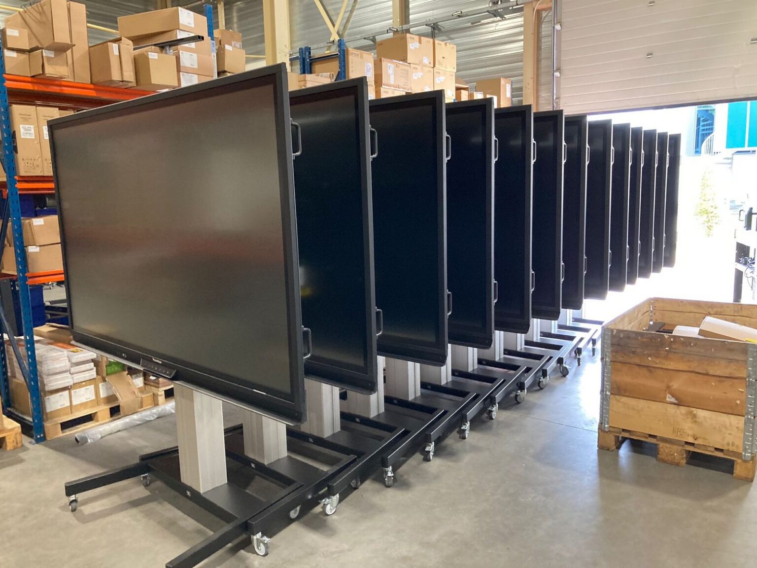Schermen huren voor WK voetbal 2026 – mobiele displays klaar voor verhuur en transport